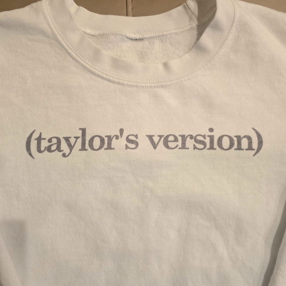 Women's 'Taylor's Version' Taylor Swift White Crewneck Sweater Size Medium - Picture 3 of 6